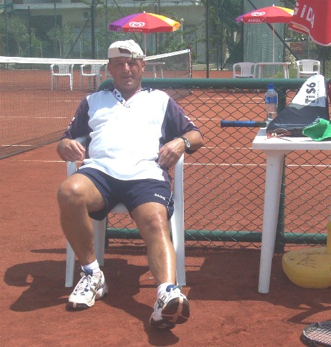 Karl kaput vom Tennis1