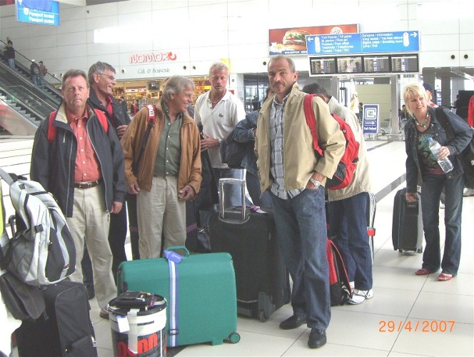 und_schon_sama_wieda_am_Flughafen1